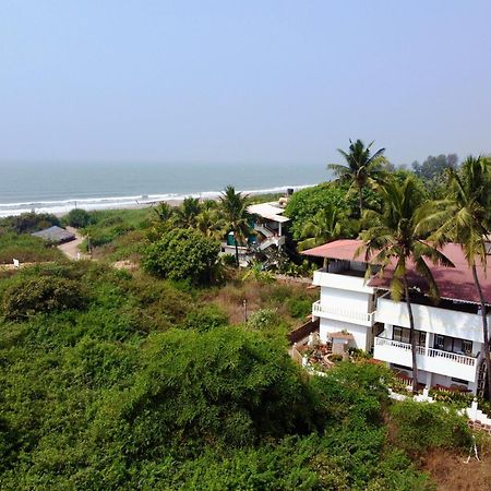 Shanu'S Seaside Inn - A Family-Run Guesthouse Just 100 Metres From Candolim Beach 외부 사진
