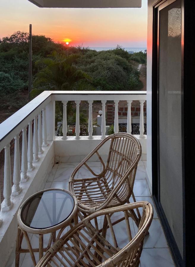Shanu'S Seaside Inn - A Family-Run Guesthouse Just 100 Metres From Candolim Beach 외부 사진