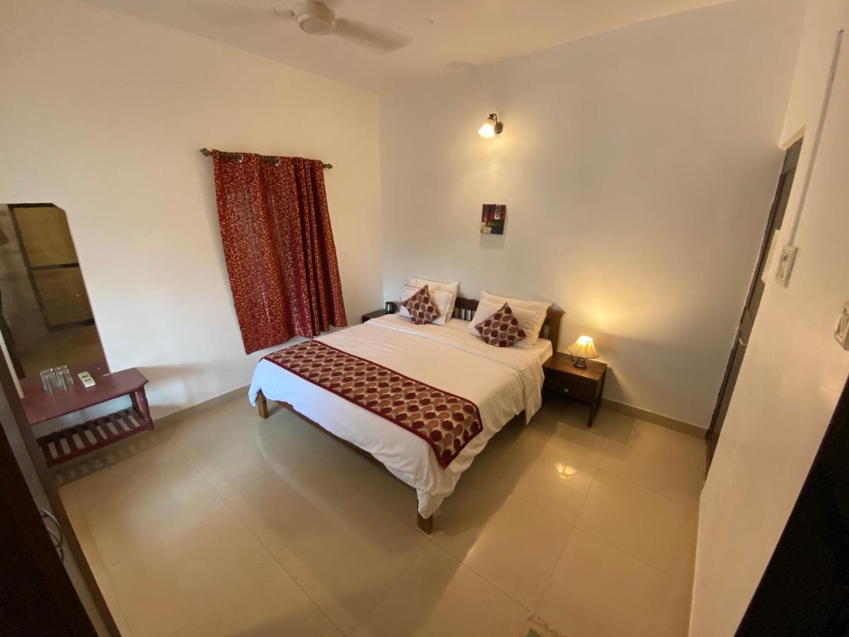 Shanu'S Seaside Inn - A Guesthouse, 100 Metres To Candolim Beach 외부 사진