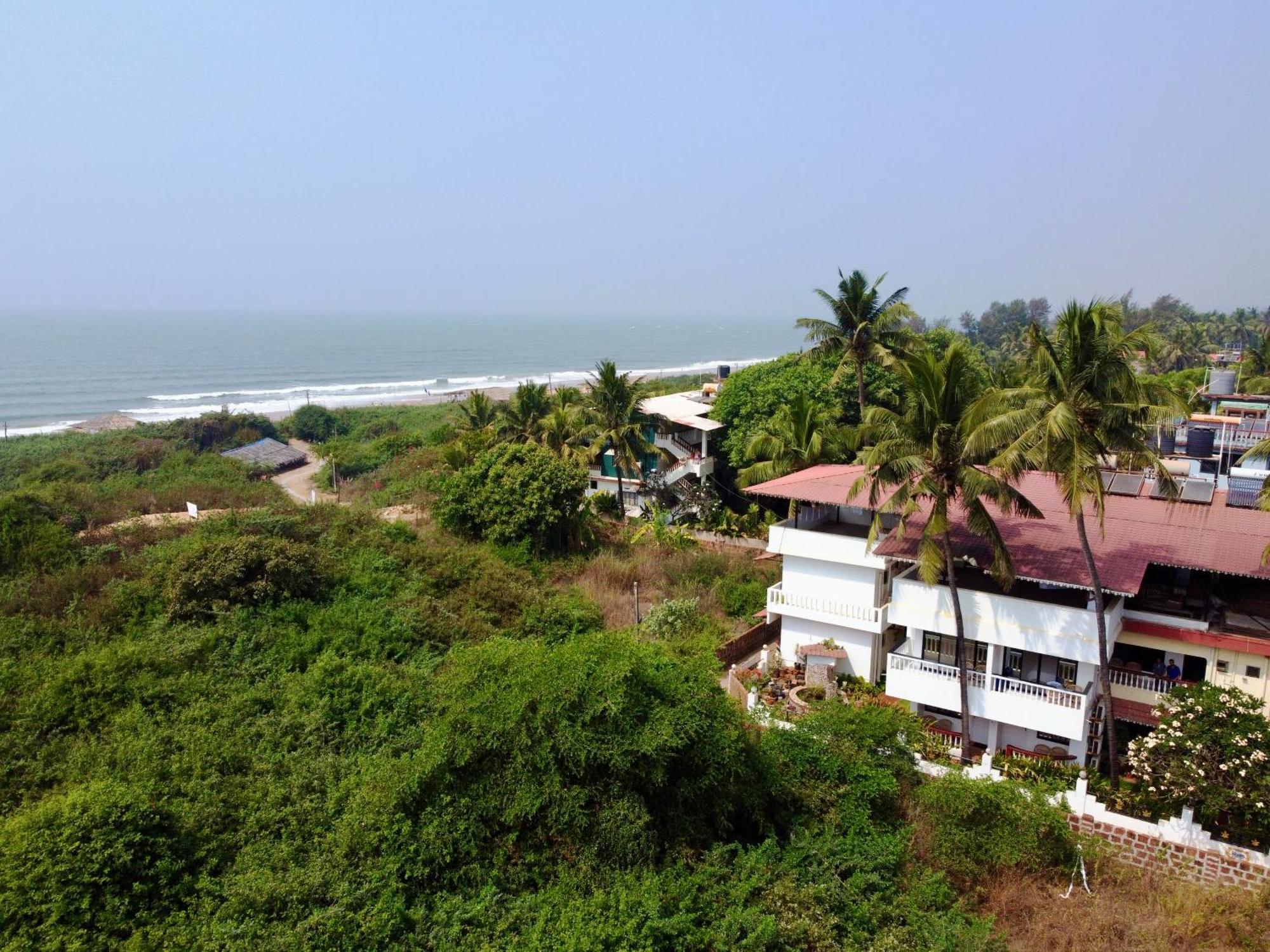 Shanu'S Seaside Inn - A Guesthouse, 100 Metres To Candolim Beach 외부 사진